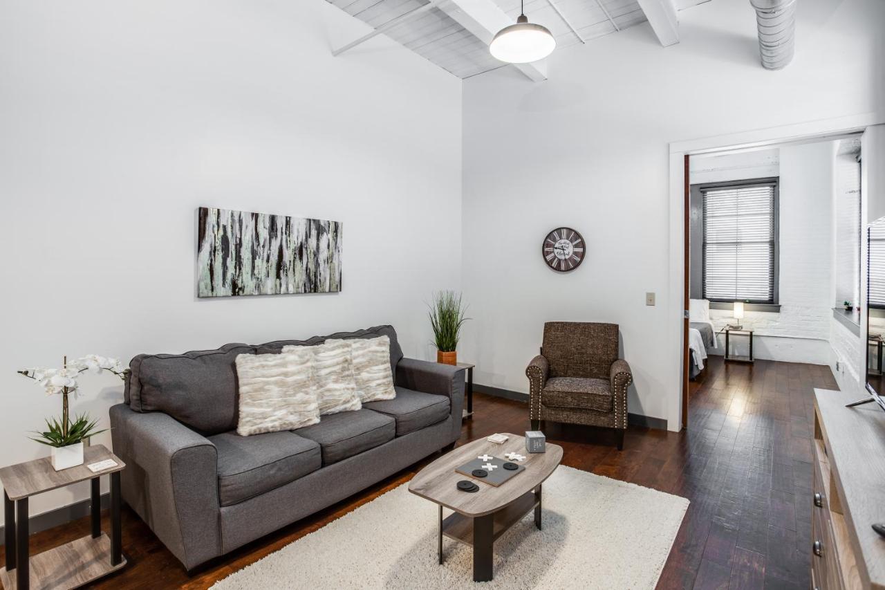 Ny Style Centric Loft With King Bed By Park Ave Apartment โรเชสเตอร์ ภายนอก รูปภาพ