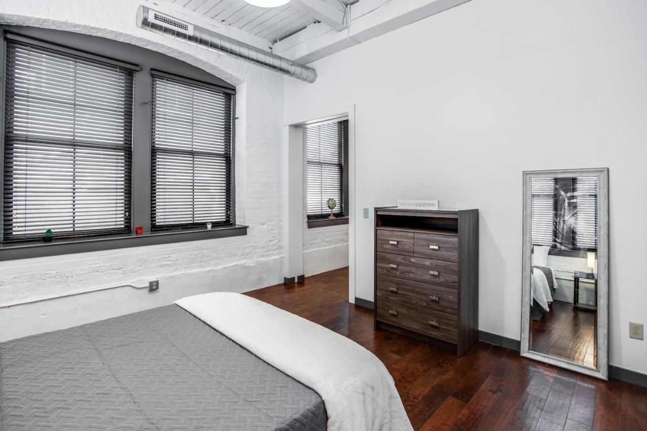 Ny Style Centric Loft With King Bed By Park Ave Apartment โรเชสเตอร์ ภายนอก รูปภาพ