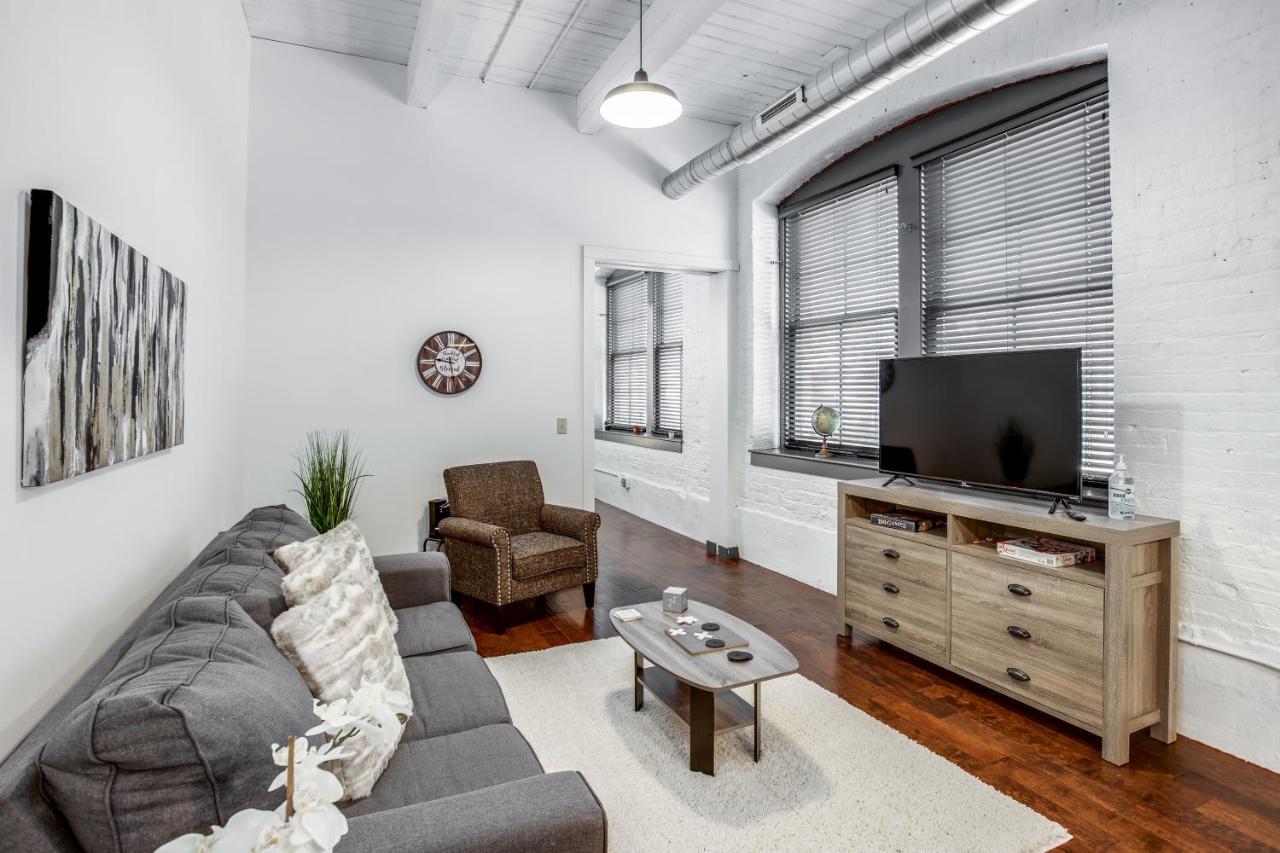 Ny Style Centric Loft With King Bed By Park Ave Apartment โรเชสเตอร์ ภายนอก รูปภาพ