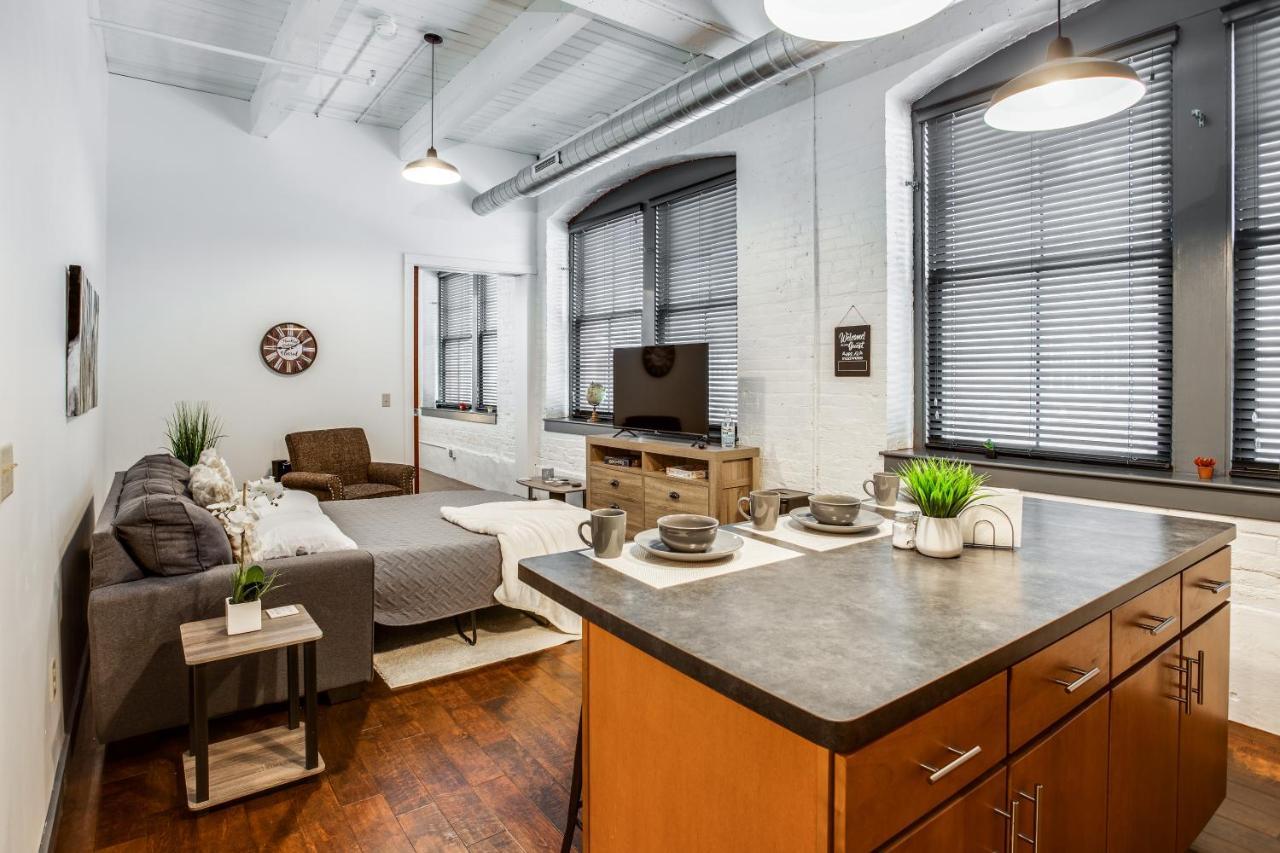 Ny Style Centric Loft With King Bed By Park Ave Apartment โรเชสเตอร์ ภายนอก รูปภาพ